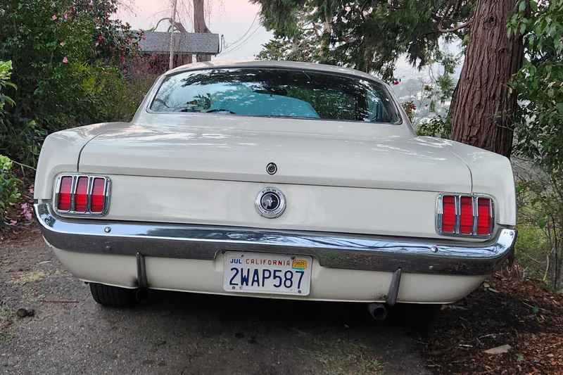 1965 Ford Mustang Base 4