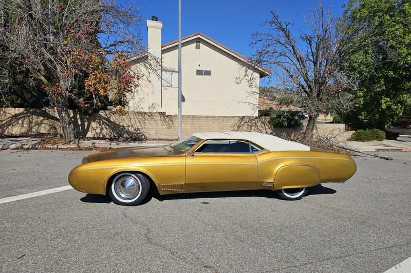 1966 Buick Riviera Base 4