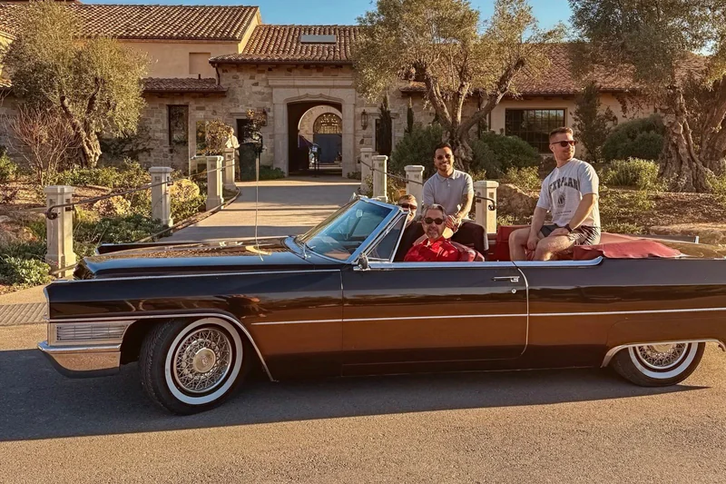 1965 Cadillac DeVille Convertible Coupe 28