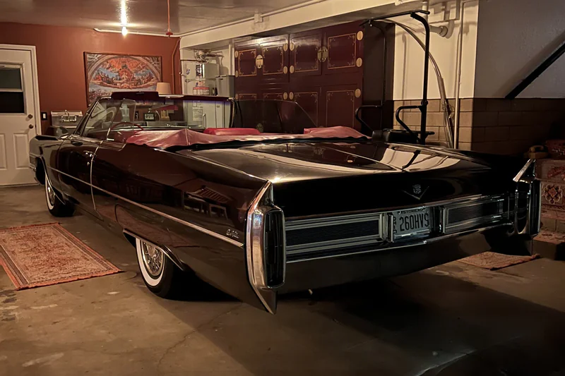 1965 Cadillac DeVille Convertible Coupe 25