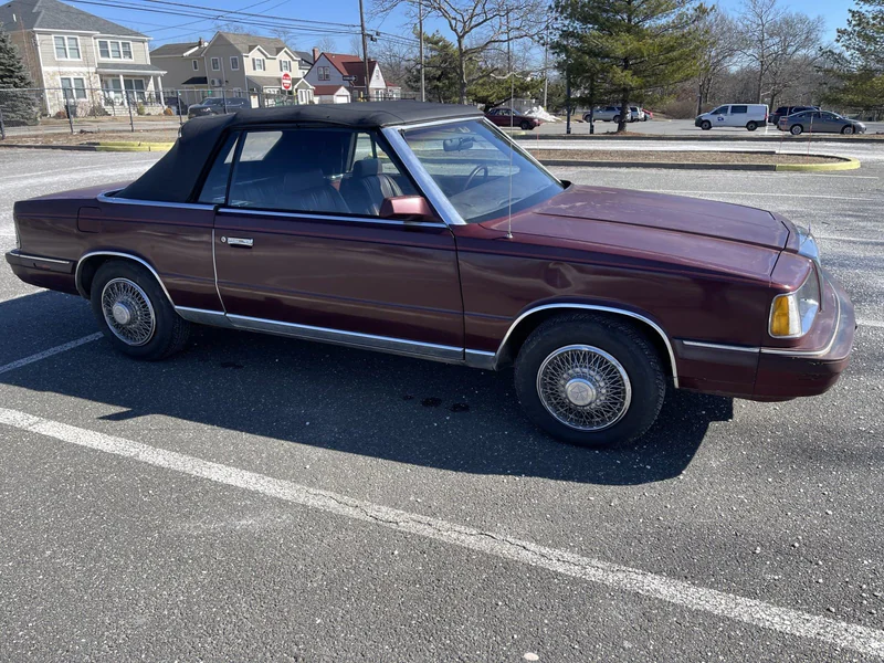 1986 Chrysler LeBaron Base 2