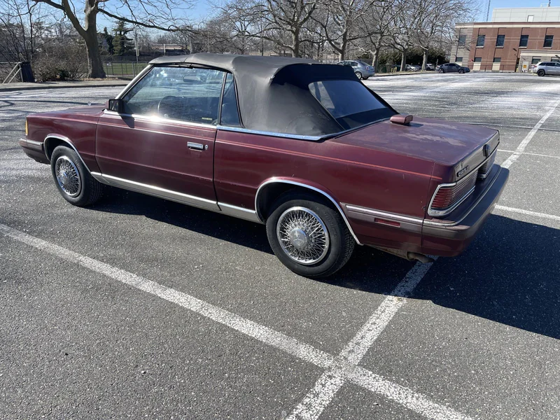 1986 Chrysler LeBaron Base 4