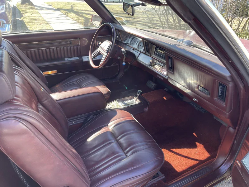 1986 Chrysler LeBaron Base 7