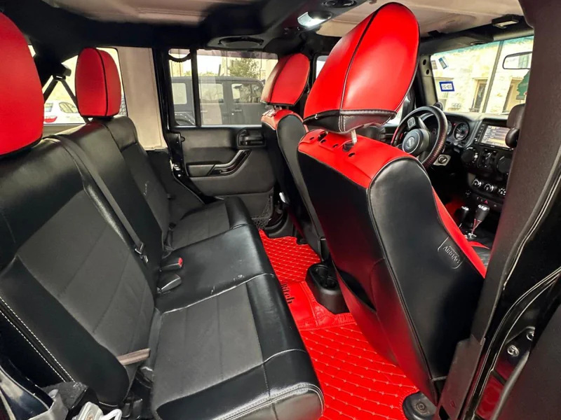 2012 Jeep Wrangler Unlimited Rubicon 4