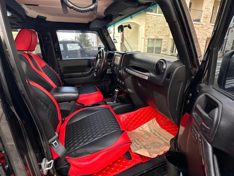 2012 Jeep Wrangler Unlimited Rubicon 5