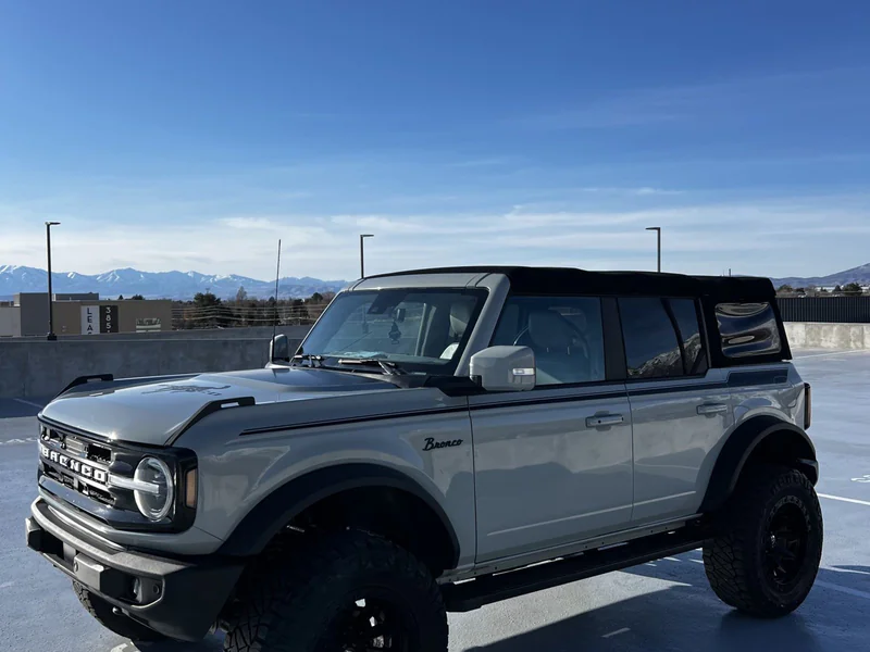 2022 Ford Bronco Outer Banks 2