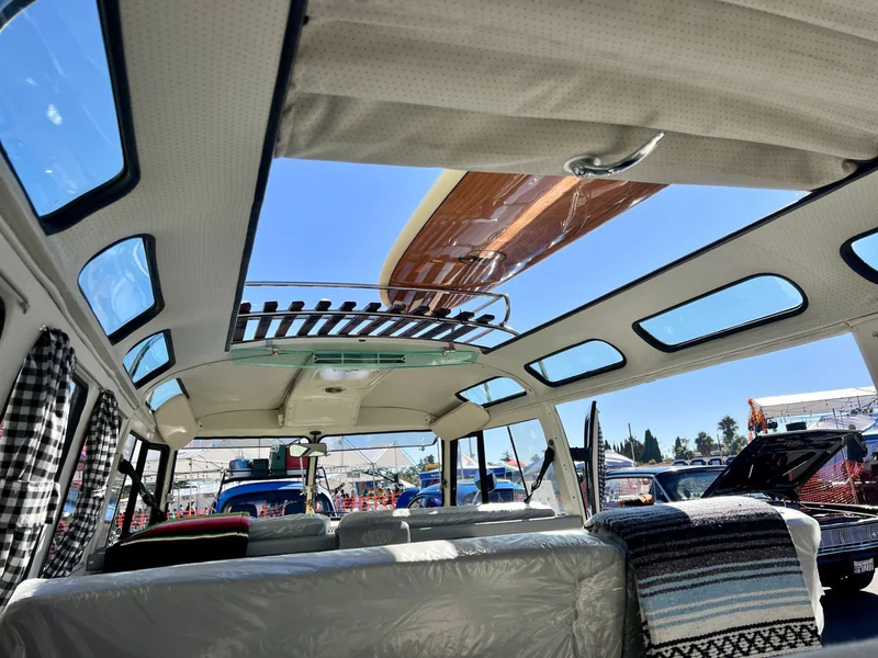 1974 Volkswagen Bus 23 window 11