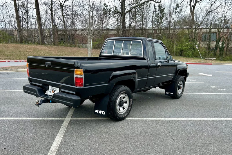 1987 Toyota Pickup Deluxe 3