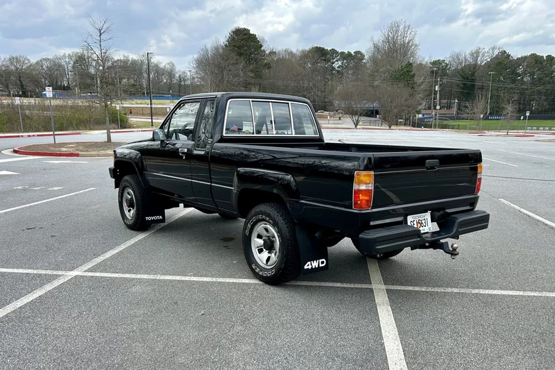 1987 Toyota Pickup Deluxe 4
