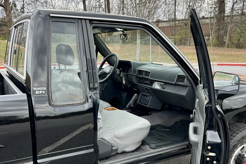 1987 Toyota Pickup Deluxe 6