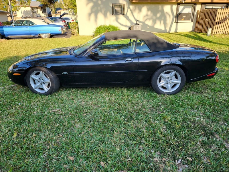 1999 Jaguar XK8 Base 3