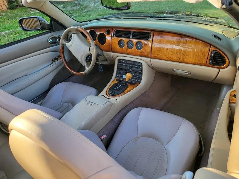 1999 Jaguar XK8 Base 6