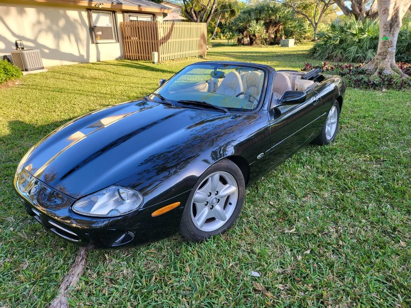 1999 Jaguar XK8 Base 8
