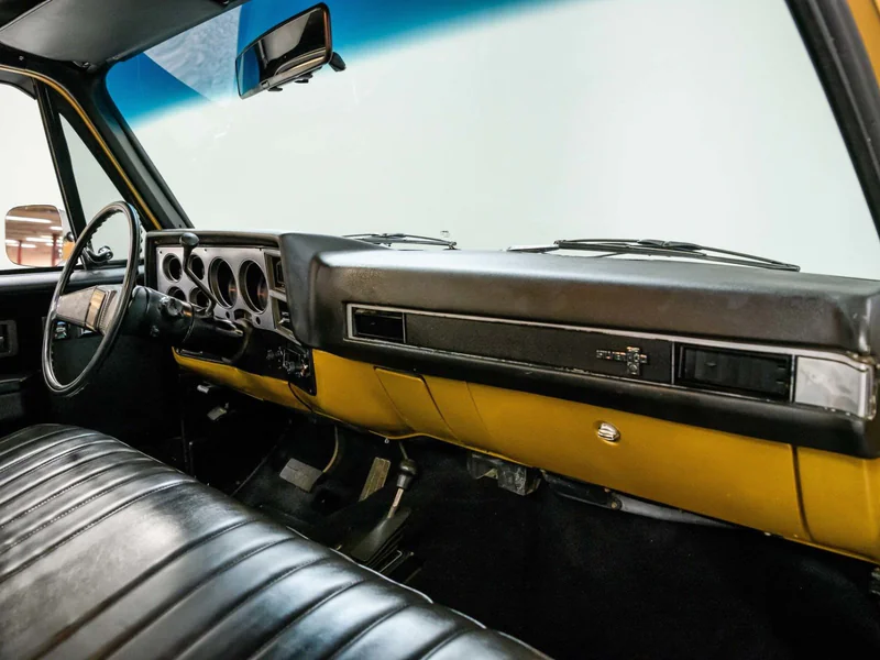 1985 Chevrolet K10 in Los Angeles 12