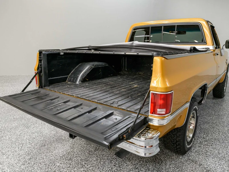 1985 Chevrolet K10 in Los Angeles 15