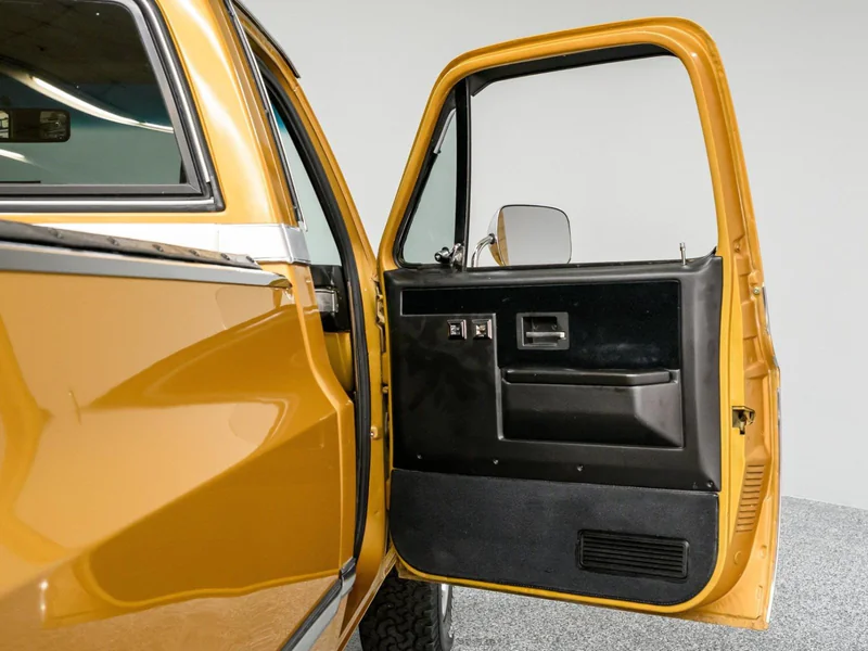 1985 Chevrolet K10 in Los Angeles 18