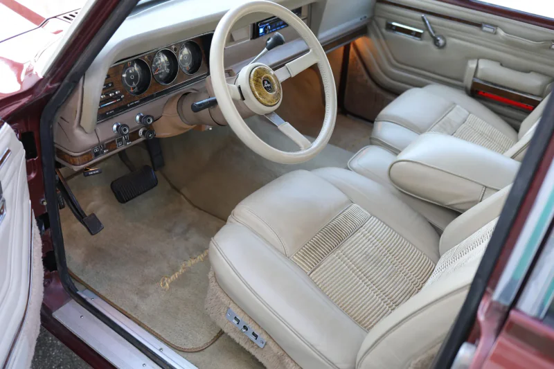 1984 Jeep Grand Wagoneer Grand Wagoneer 2