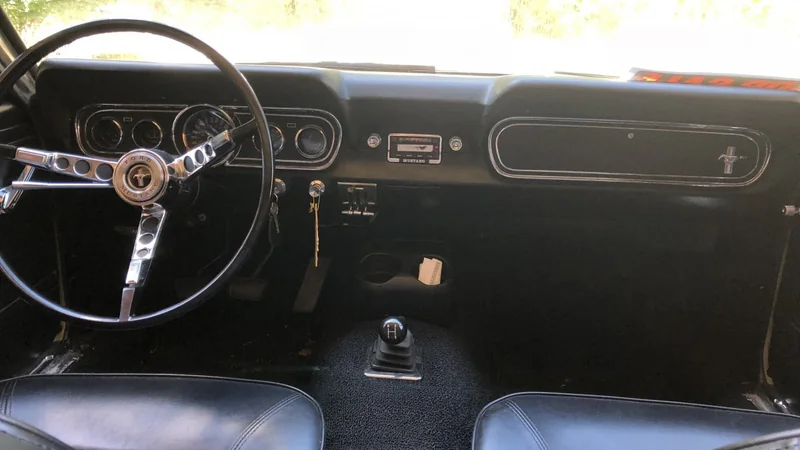 1966 Ford Mustang convertible 4