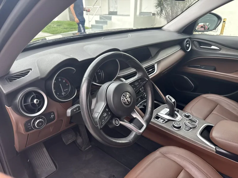 2020 Alfa Romeo Stelvio TI 10