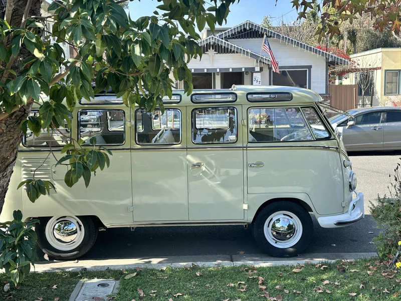 1960 Volkswagen 23 Window Deluxe Bus 2