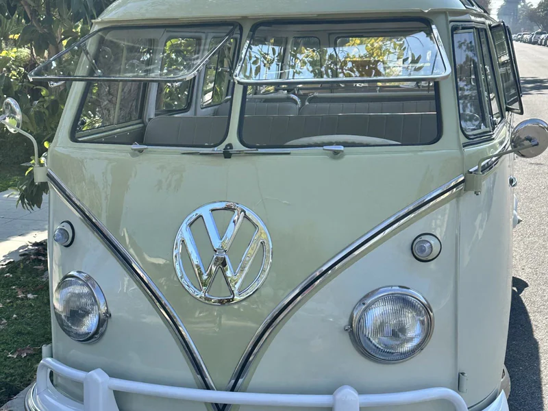 1960 Volkswagen 23 Window Deluxe Bus 3