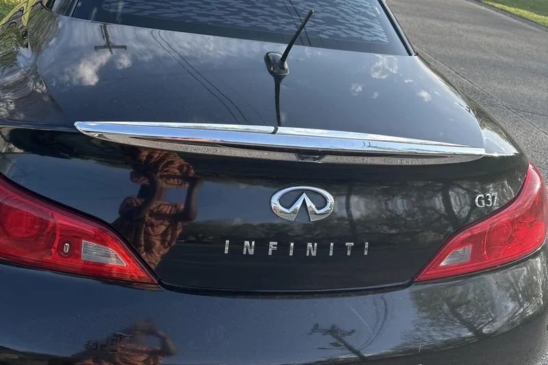 2011 Infiniti G37 Sport 4