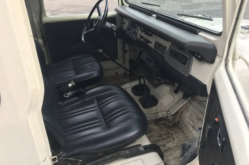 1976 Toyota FJ40 Land Cruiser 4