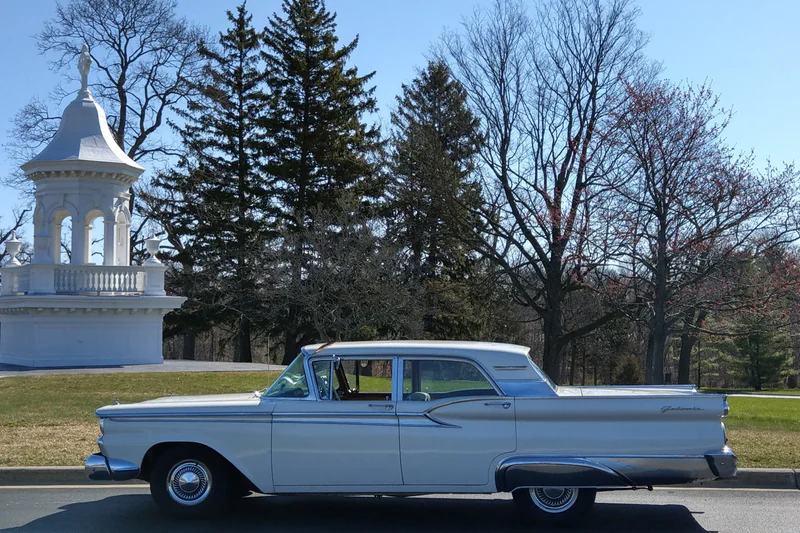 1951 Ford Fairlane Galaxie 500 Base 5