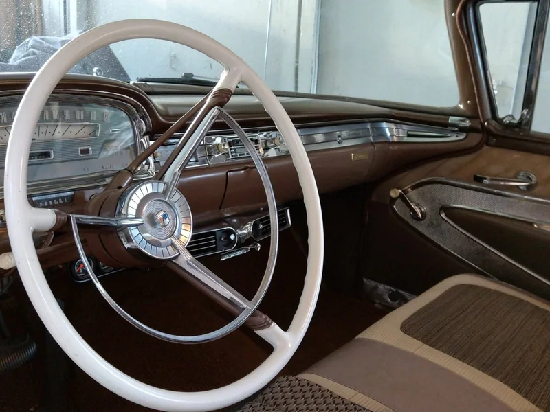 1951 Ford Fairlane Galaxie 500 Base 9