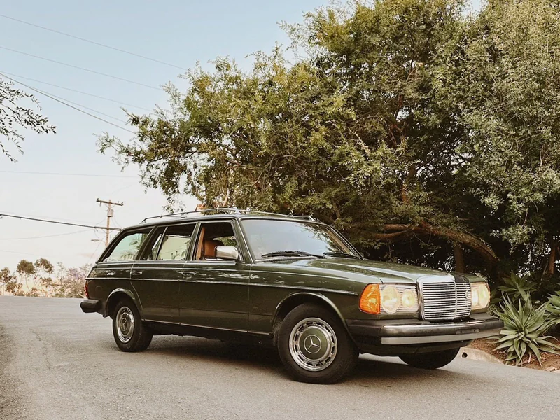 1983 Mercedes-Benz 300TD Turbo Diesel 2