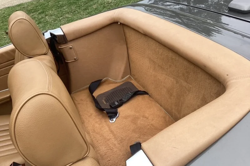 1984 Mercedes-Benz 380SL convertible  7
