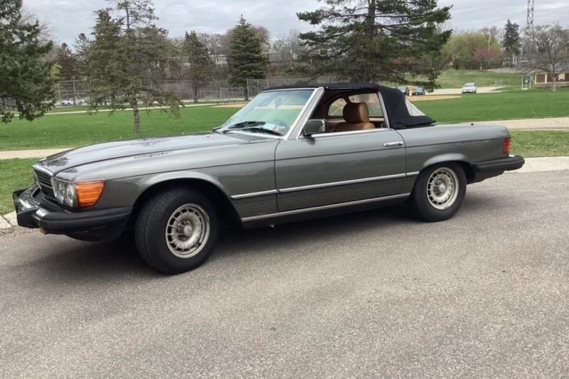 1984 Mercedes-Benz 380SL convertible  9