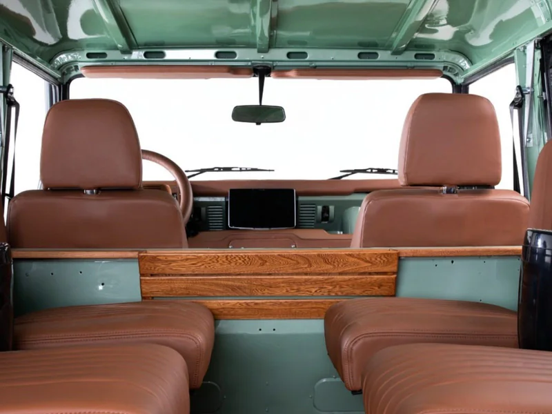 1990 Land Rover Defender 110 Base 15