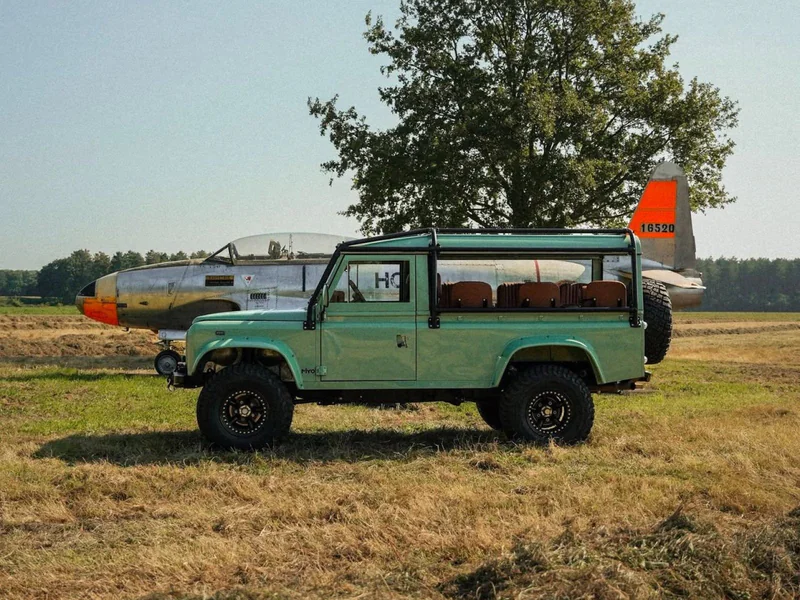 1990 Land Rover Defender 110 Base 13