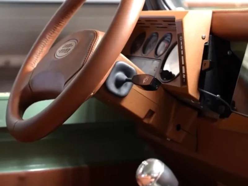 1990 Land Rover Defender 110 Base 17