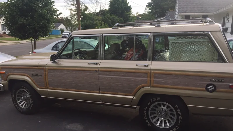 1990 Jeep Wagoneer 2