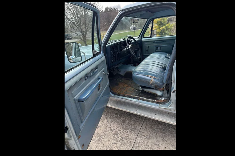 1986 Dodge D150 Power Ram 3