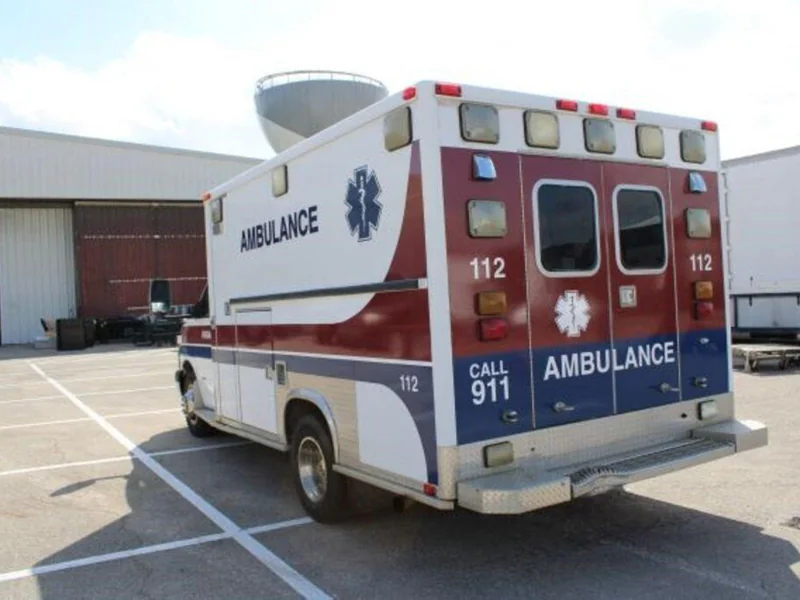 2007 Chevrolet G3500 Ambulance conversion 3