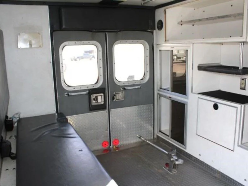 2007 Chevrolet G3500 Ambulance conversion 5