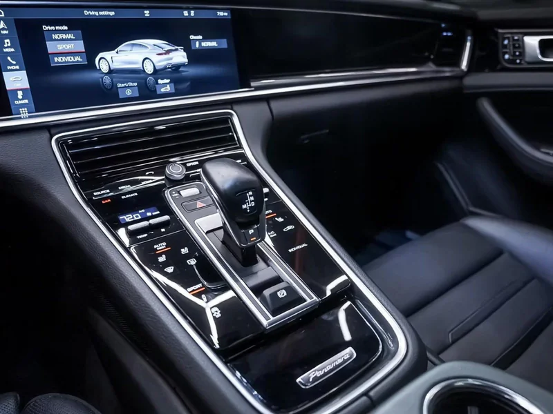 2020 Porsche Panamera 4 6