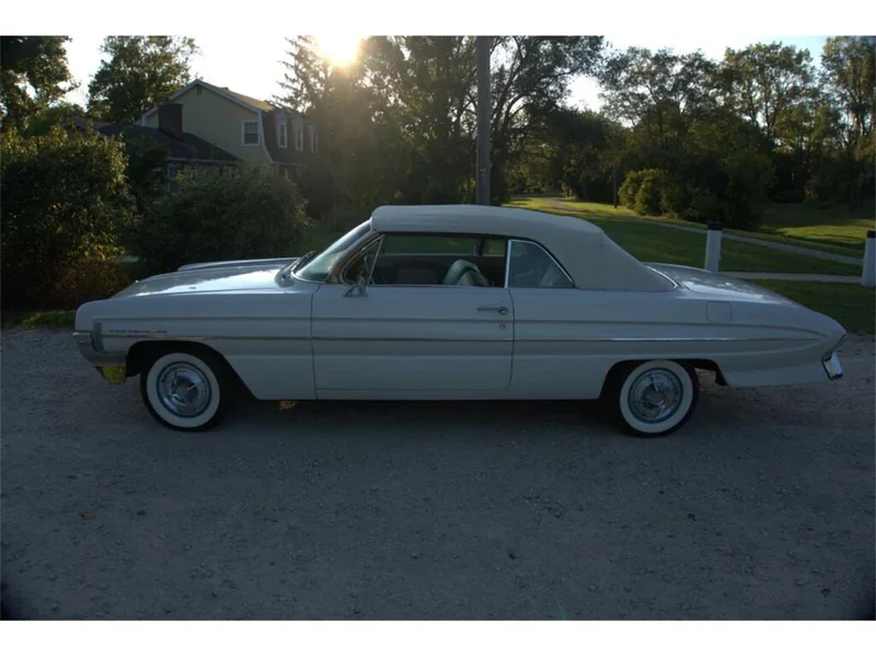 1961 Oldsmobile Dynamic 88 Base 13