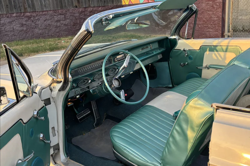 1961 Oldsmobile Dynamic 88 Base 30
