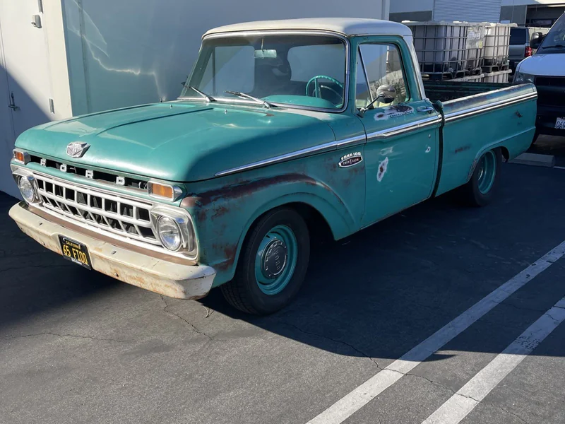 1965 Ford F-100 4