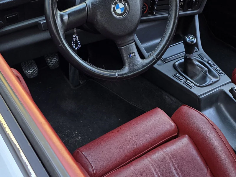 1992 BMW 318i Base 7