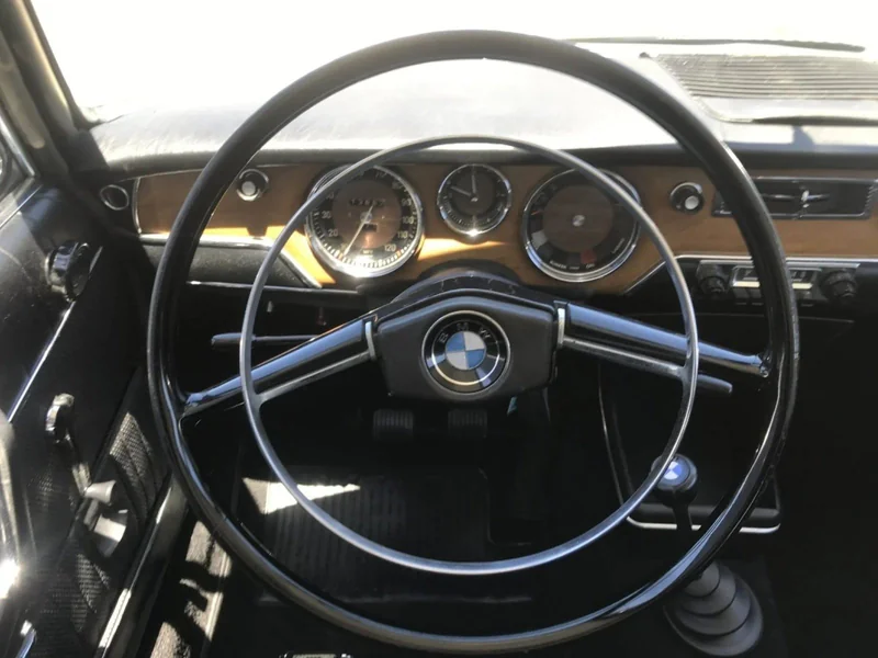 1967 BMW 2000 in Los Angeles 7