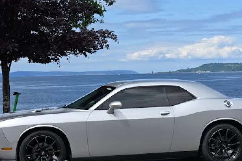 2012 Dodge Challenger SXT 2