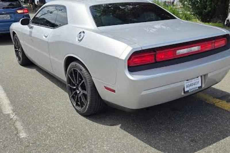 2012 Dodge Challenger SXT 3