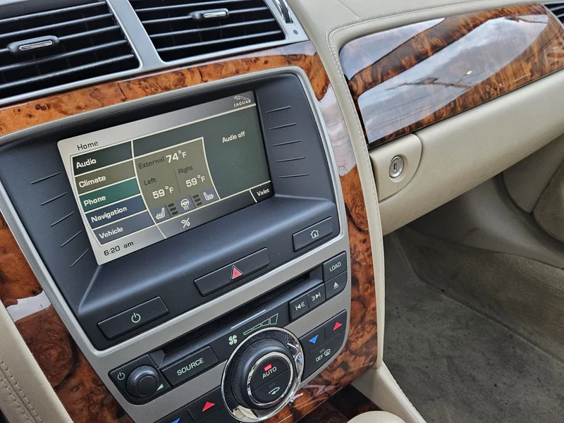 2007 Jaguar XK Base 9