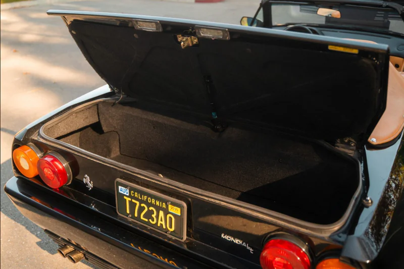 1992 Ferrari Mondial Convertible 9