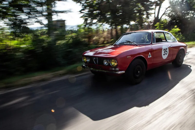 1975 Alfa Romeo GT 1600 Junior Base 4